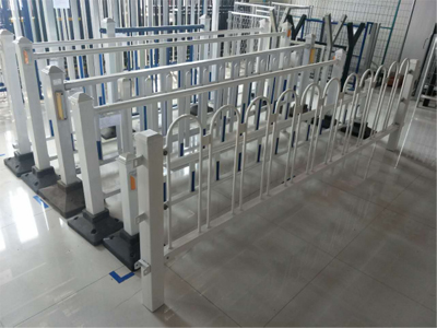 <a href='http://www.marinehouseusa.com' target='_blank'><u>道路護(hù)欄</u></a>