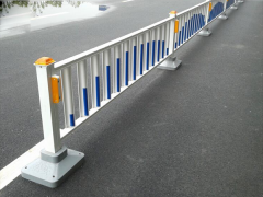 怎么設(shè)置道路護欄