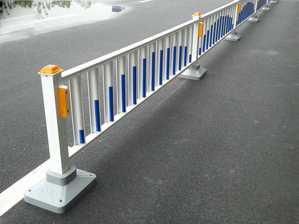 <a href='http://www.marinehouseusa.com' target='_blank'><u>道路<a href='http://www.marinehouseusa.com' target='_blank'><u>護(hù)欄</u></a></u></a>